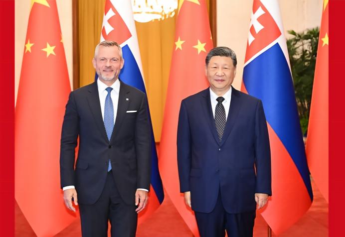 习近平同斯洛伐克总统佩列格里尼会谈